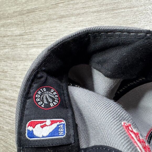 Toronto Raptors Mitchell and Ness Snapback Hat Cap Gray Red Basketball NBA Logo - Picture 3 of 4